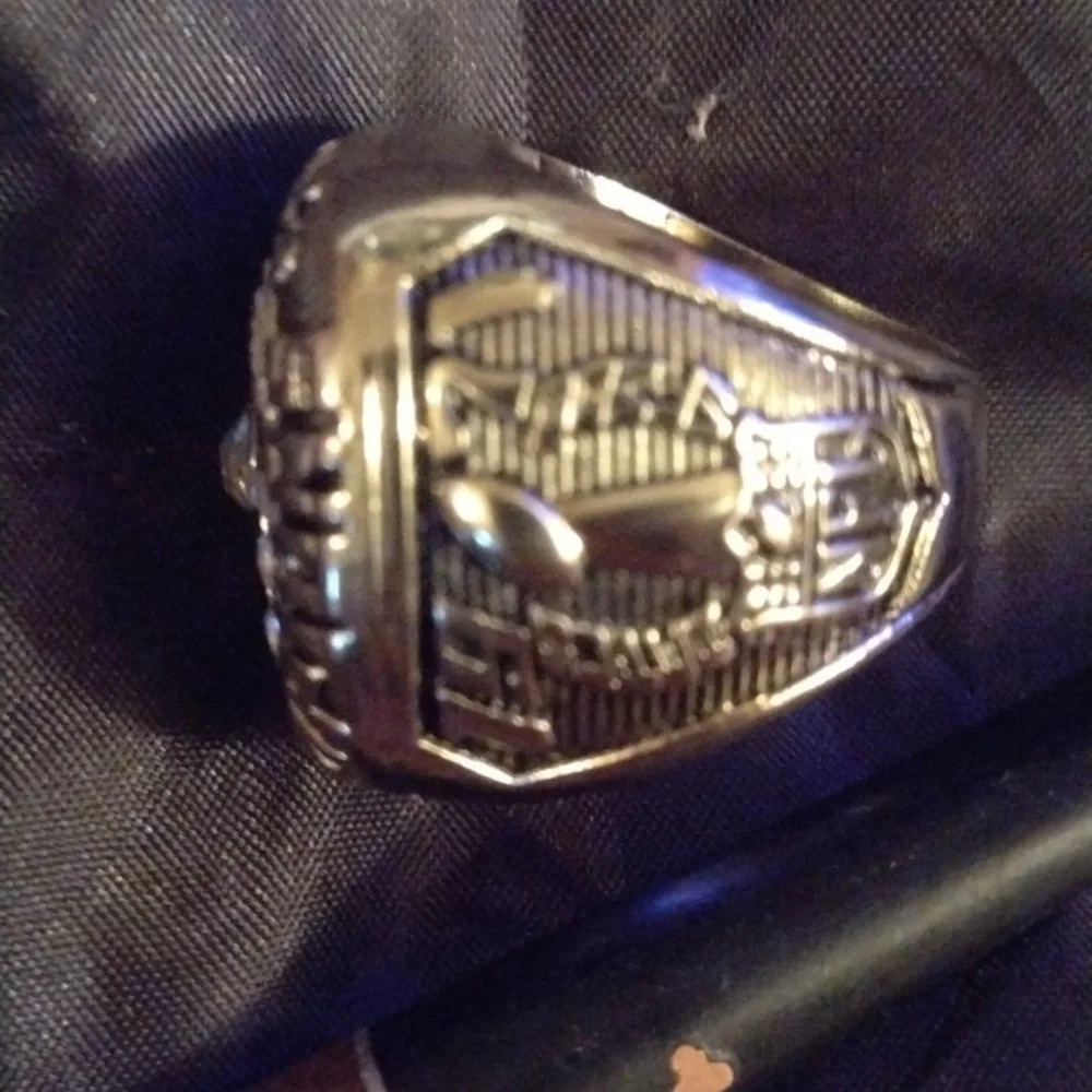 Dallas Cowboys Superbowl Ring - Picture 3 of 4